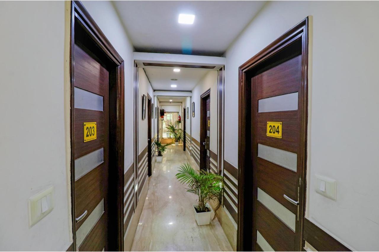 Fabhotel Admire Suites New Delhi Eksteriør billede