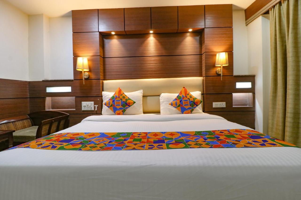 Fabhotel Admire Suites New Delhi Eksteriør billede