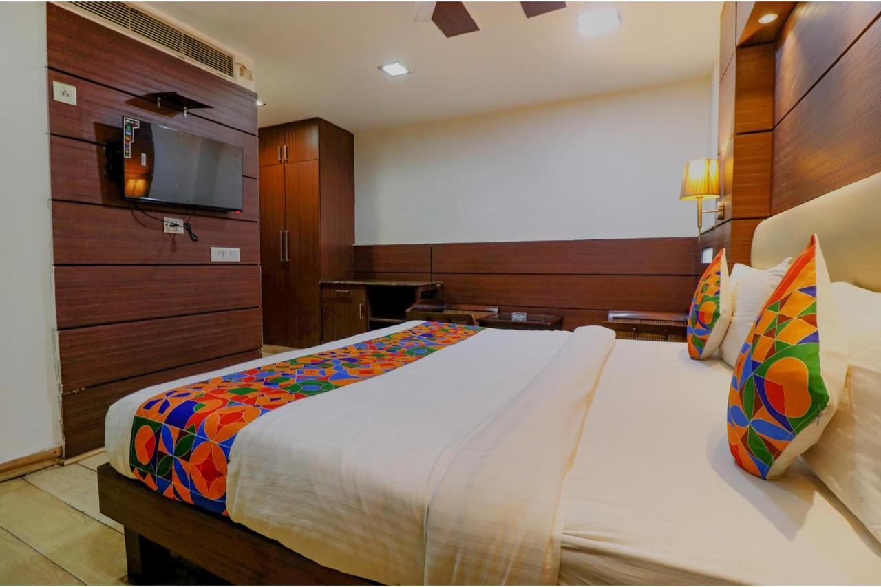 Fabhotel Admire Suites New Delhi Eksteriør billede