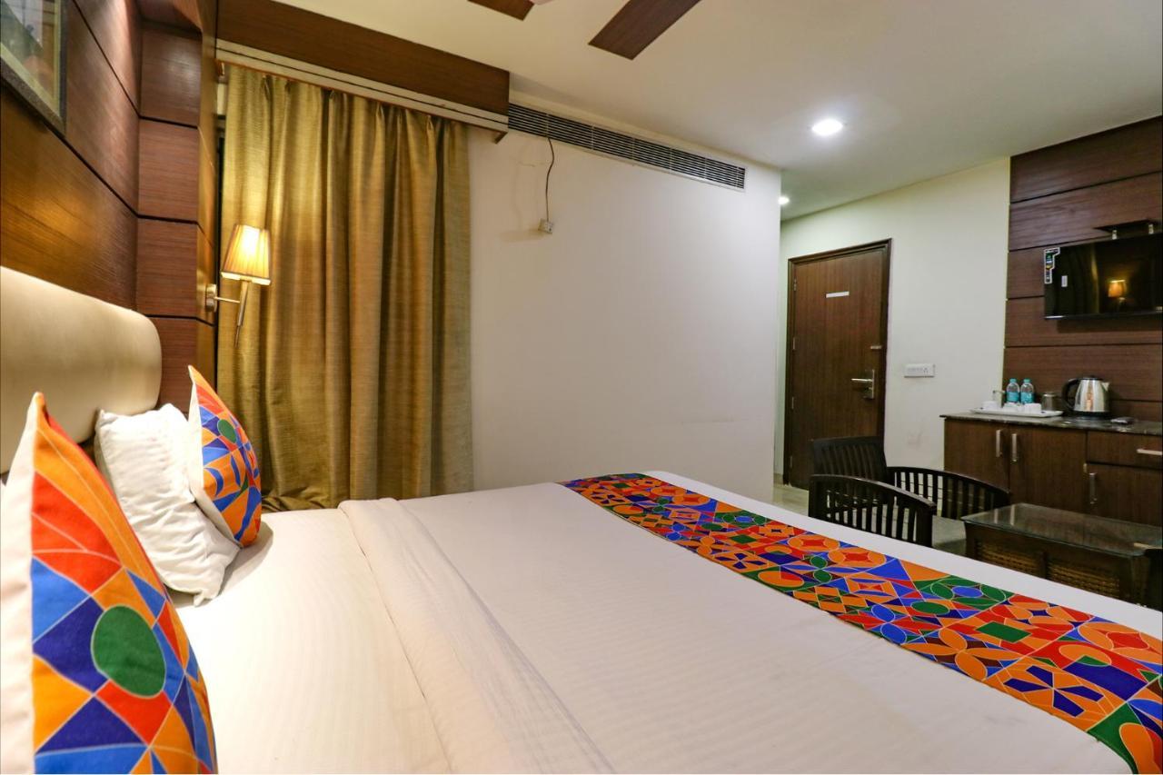 Fabhotel Admire Suites New Delhi Eksteriør billede