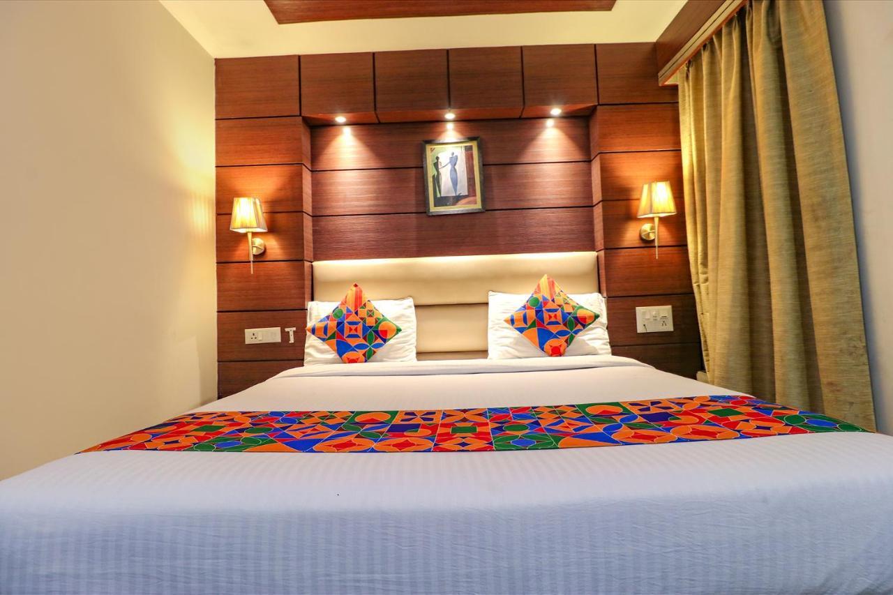 Fabhotel Admire Suites New Delhi Eksteriør billede