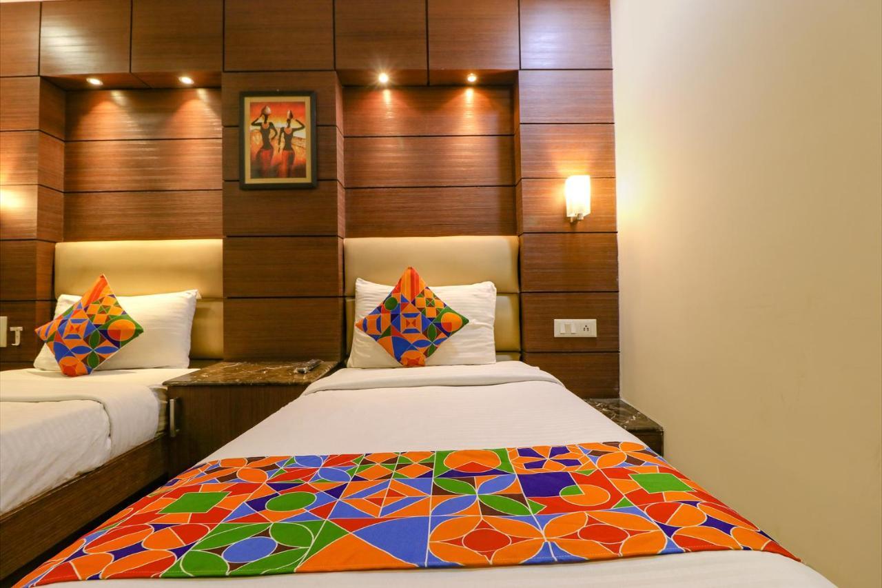 Fabhotel Admire Suites New Delhi Eksteriør billede