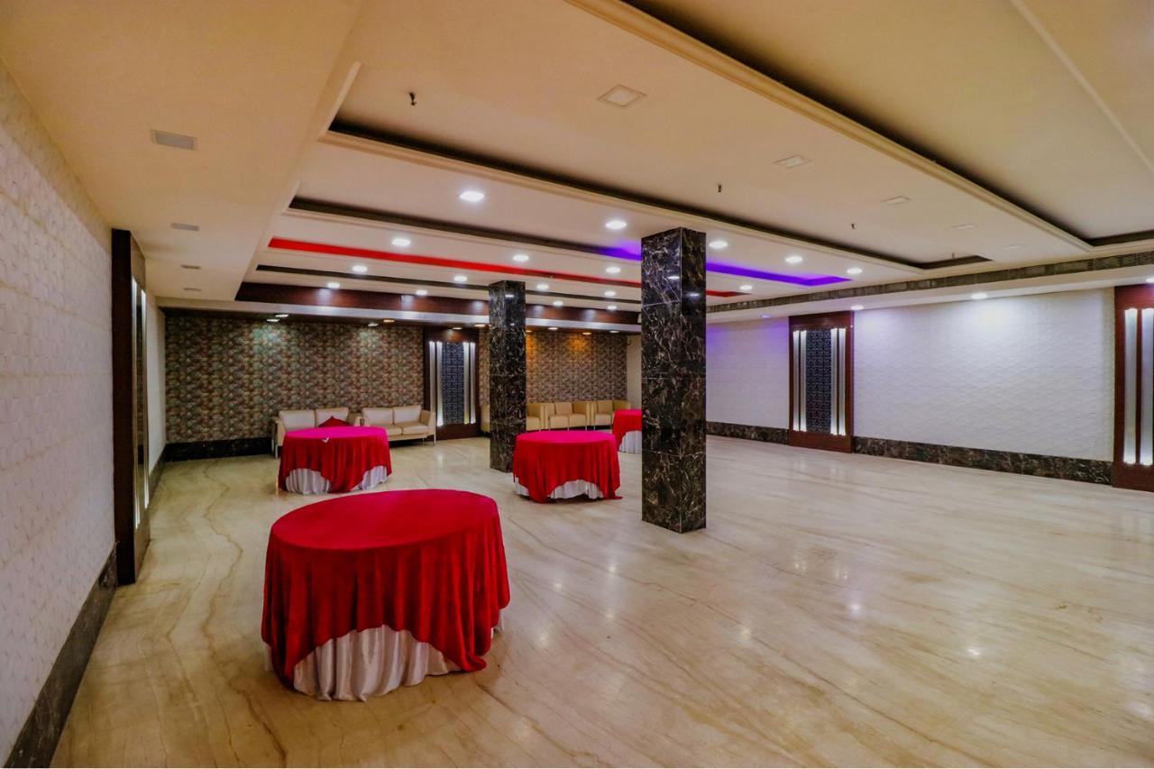 Fabhotel Admire Suites New Delhi Eksteriør billede